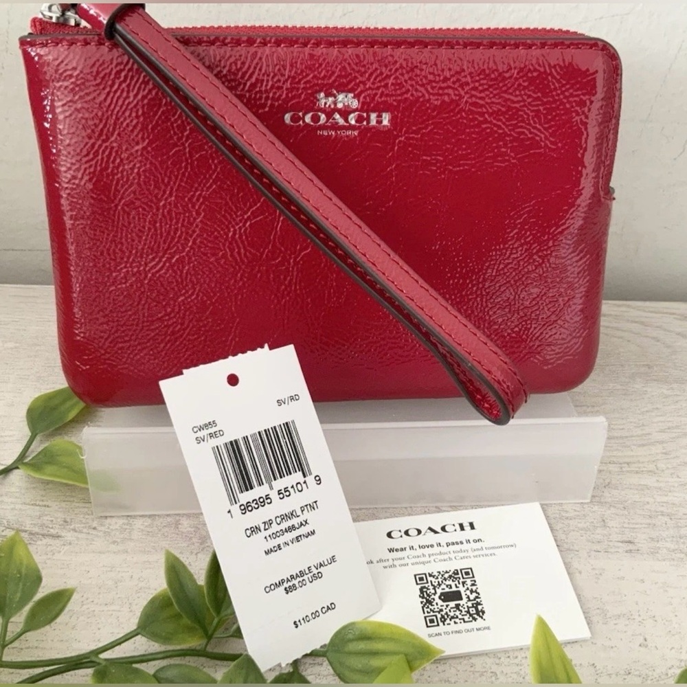 NWT COACH CORNER ZIIP CRINKLE PATENT LEATHER WRISTLET RED - Picture 5 of 6